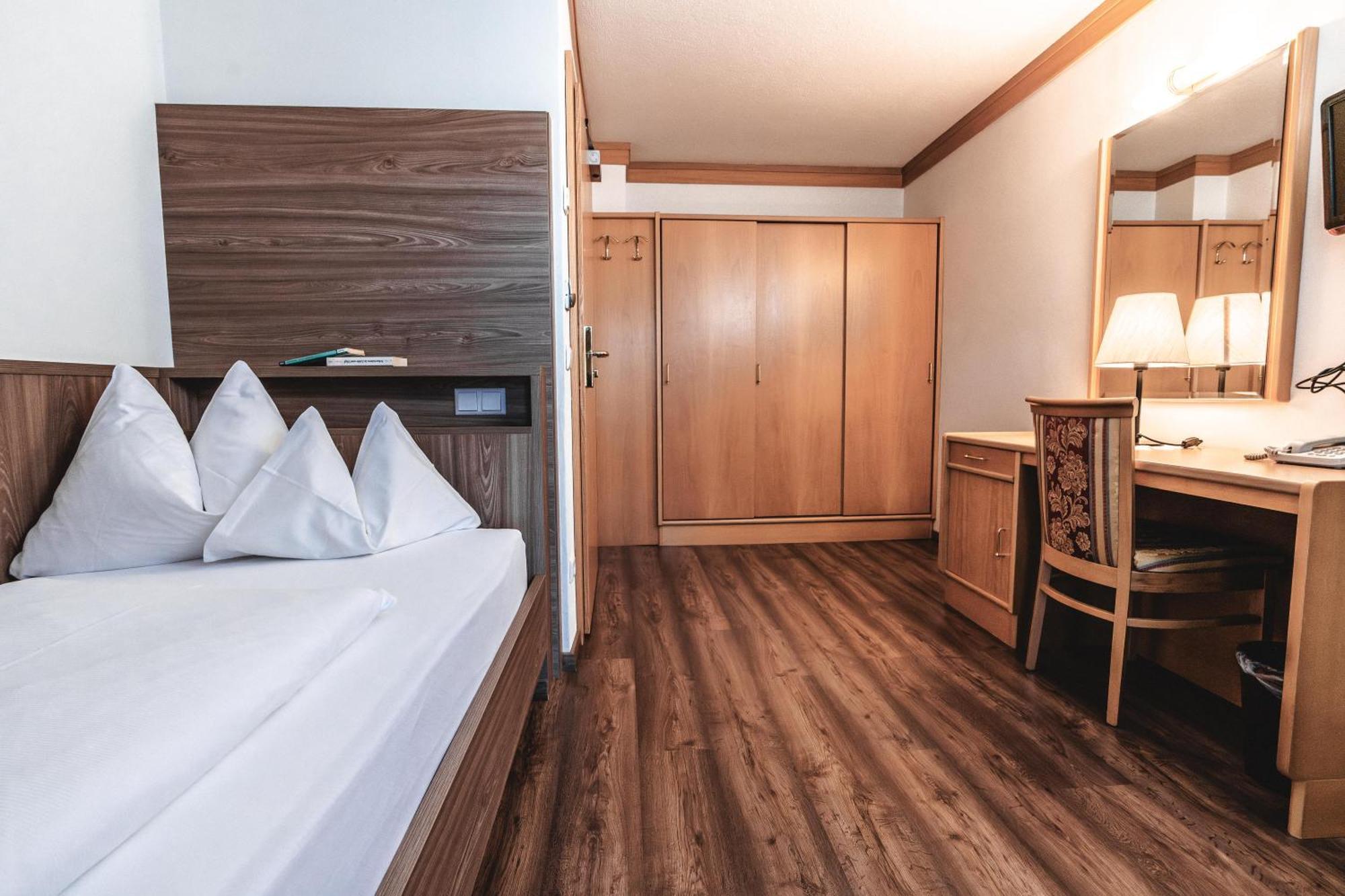 Hotel Reischach Bruneck Exteriör bild